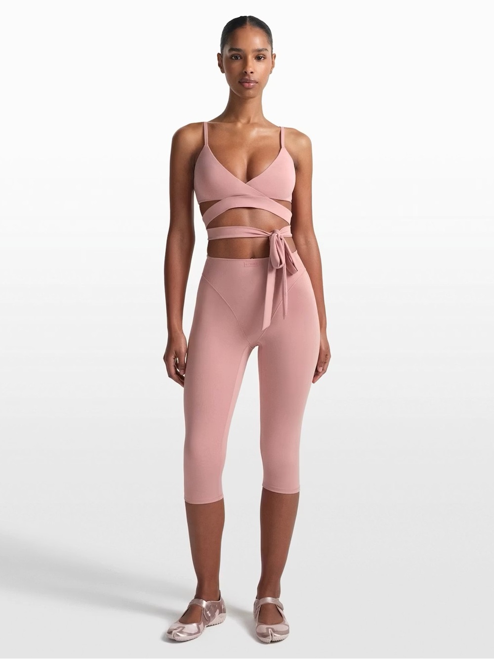 NikeSKIMS Matte 17" V-LINE CROP LEGGING